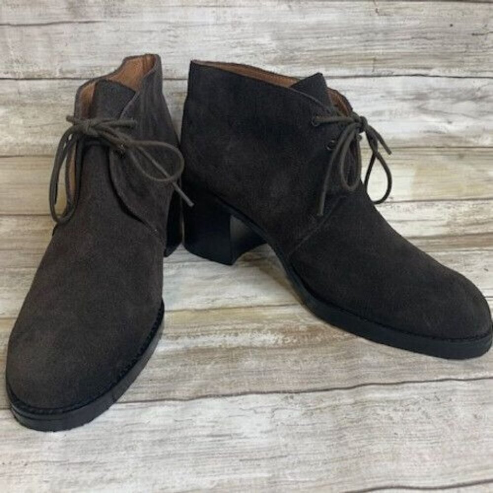 Bettye Muller Gray Suede Booties Womens 9M‎